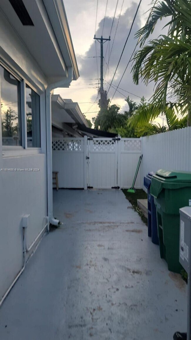 Building Photo - 3210 SW 94th Pl