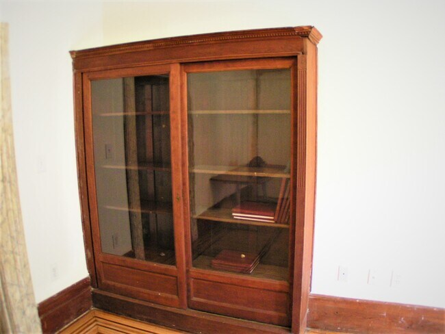 Building Photo - 1401 Madison Ave