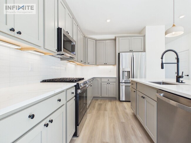 Foto del edificio - 4 Bedroom in Northwest Crossing
