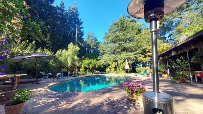 Foto del edificio - 5700 Balmoral Dr