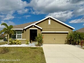 Building Photo - 135 Sorrento Dr
