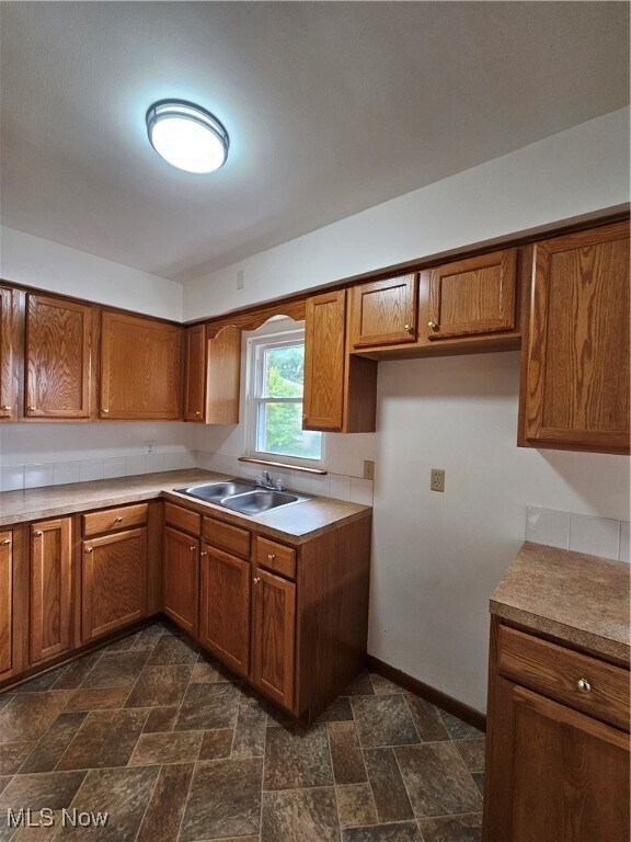 Building Photo - 75 Greencrest Terrace