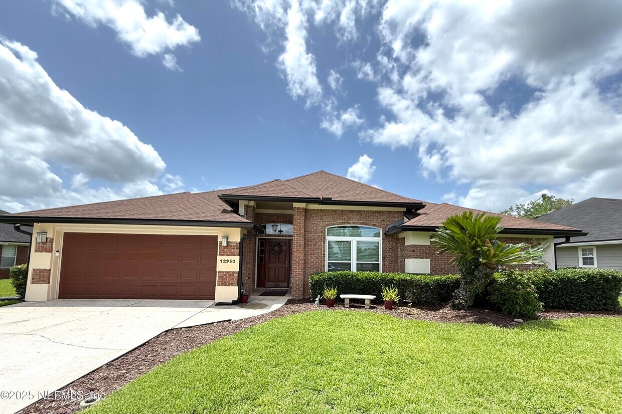 Foto principal - 12950 Deep River Way