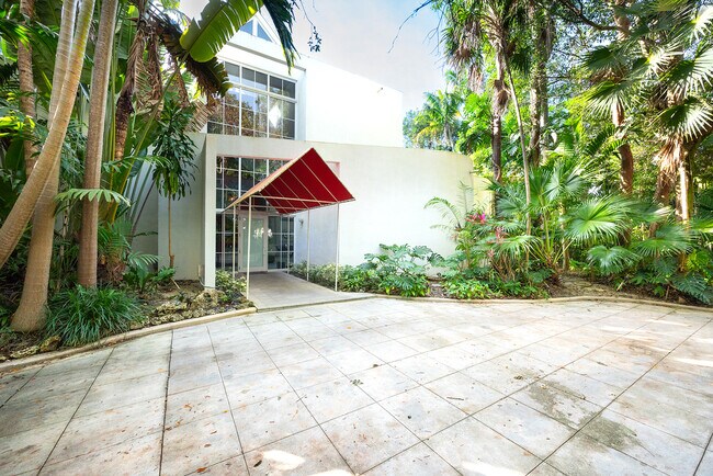 Building Photo - 4994 Hammock Lakes Dr