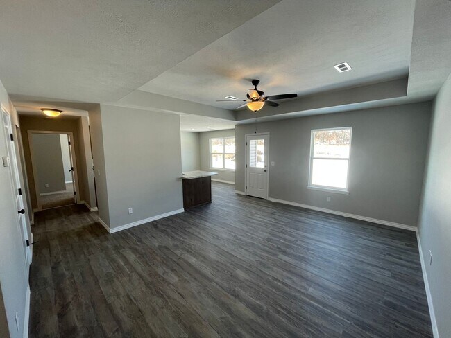 Foto del edificio - COMING SOON Beautiful 3 bedroom 2 bath in ...