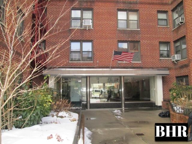 Primary Photo - 2680 E 19th St
