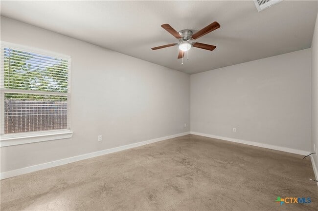 Building Photo - 1415 Shoshoni Trail