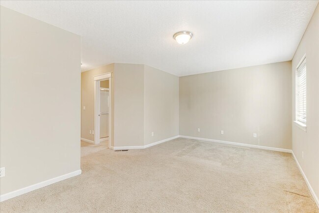 Building Photo - 1344 SE 193rd Pl