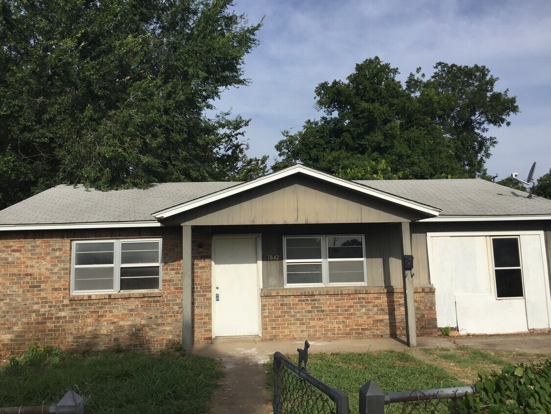 Primary Photo - 3 bedroom