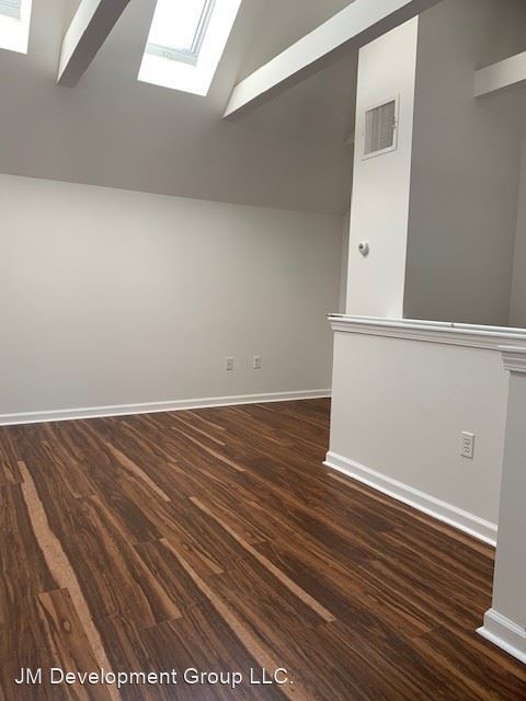 Building Photo - 2 br, 2.5 bath House - 304 Bridgeview Drive