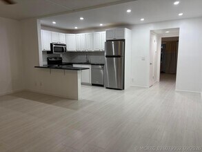 Building Photo - 253 Newport P