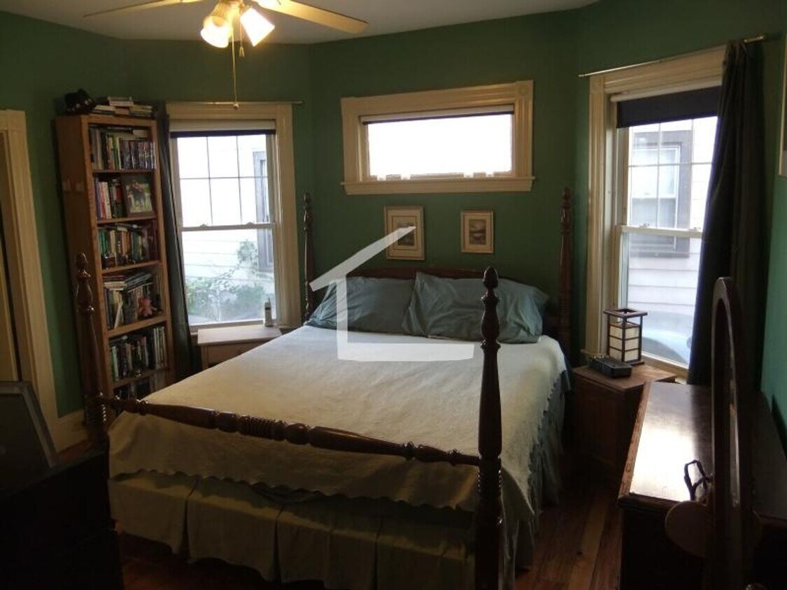 Foto principal - Great Price - Spacious Allston 3-Bedroom