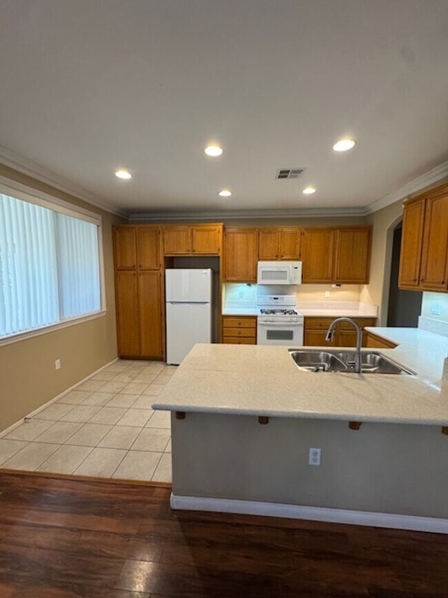 Foto del edificio - Experience comfort, security, and lifestyle all in one—this is 55+ living at its finest in Hemet!