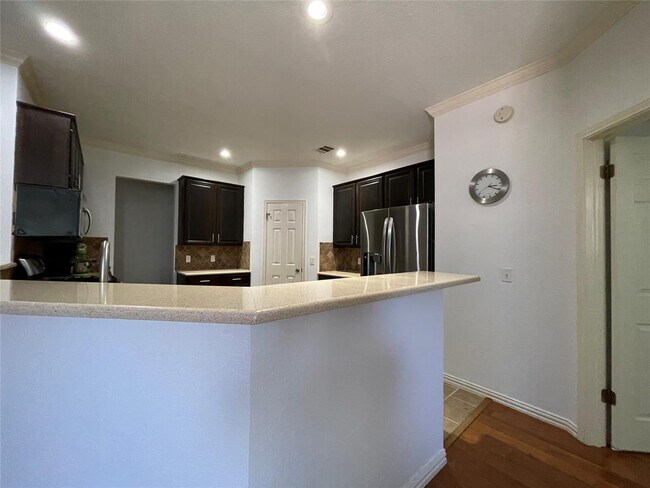 Building Photo - 6409 Ruxton Ln