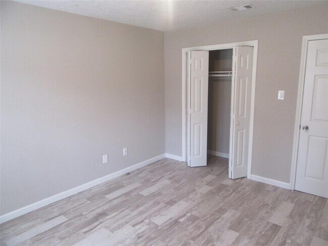 Foto del edificio - 25822 Glen Loch Dr