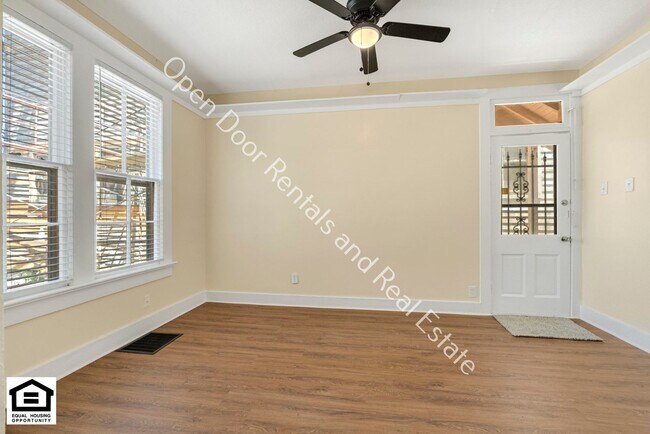 Foto del edificio - 920 W Jefferson Blvd