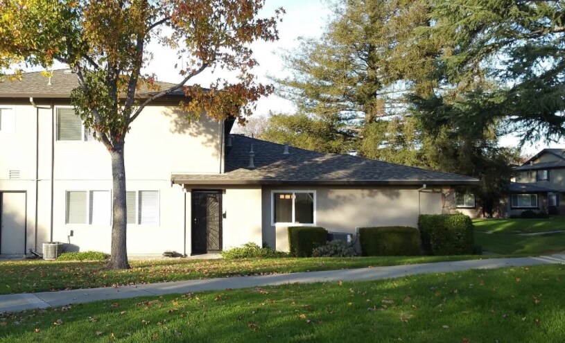 Primary Photo - 1063 Mohr Ln