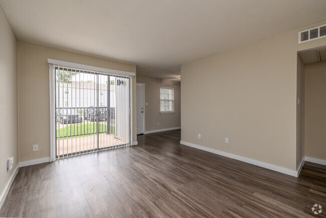 Building Photo - Residences at Lakeshore