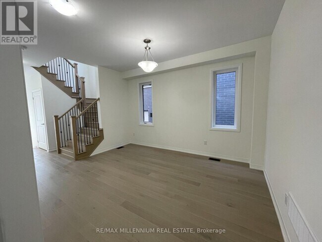 Building Photo - 13 Haydrop Rd