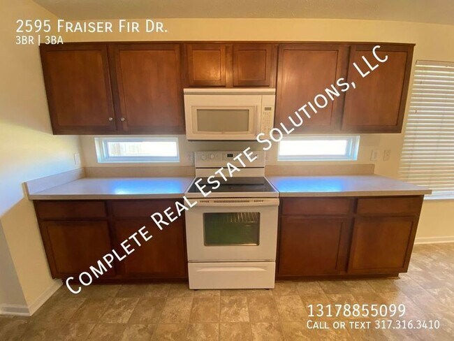 Foto del edificio - Now Showing this 3 bedroom, 2 1/2 bath hom...
