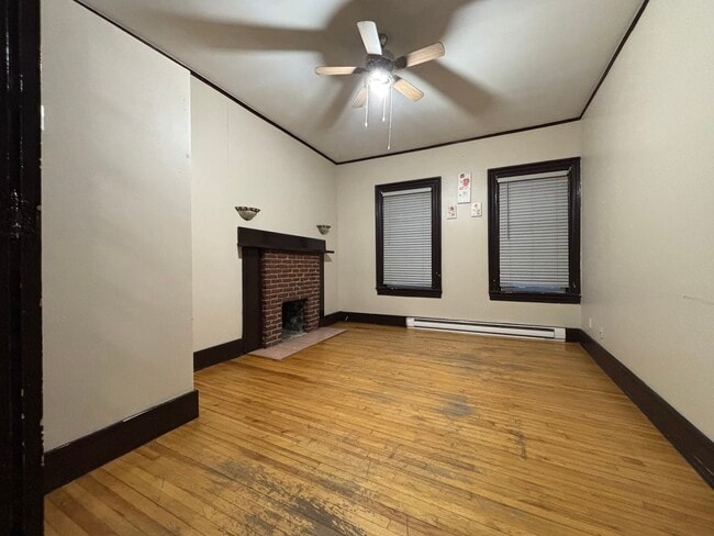 Building Photo - 2 Bedroom Apartment for Rent