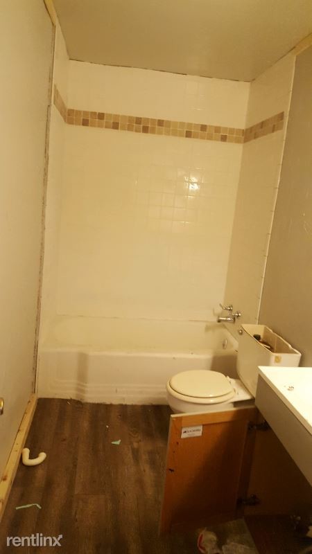 Building Photo - 3 br, 2 bath House - 1026 N. Davis St