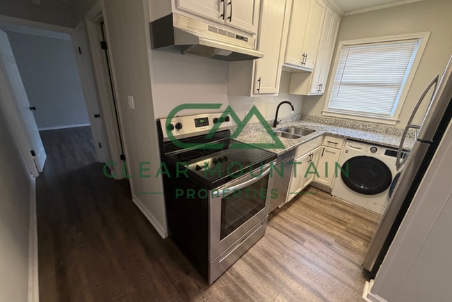 Building Photo - Move-in Special! Limited-Time Leasing Offer!