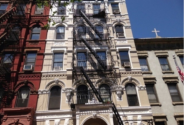 Foto del edificio - 149 E 7th St