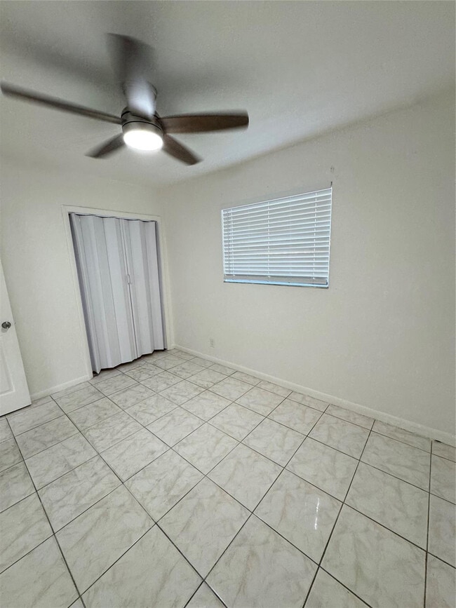 Building Photo - 2401 NW 2nd St