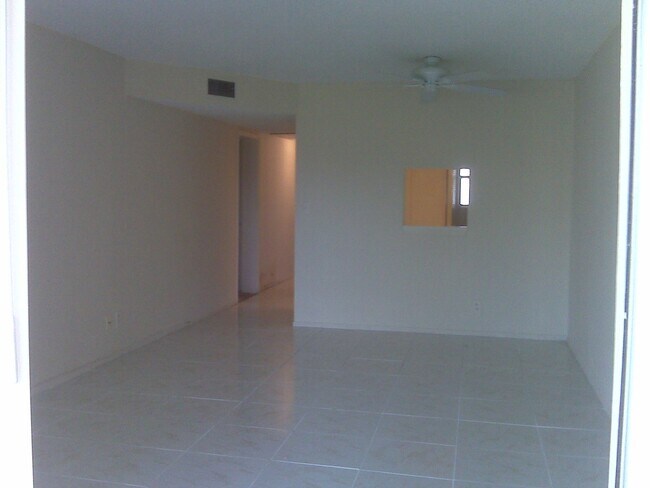 Building Photo - 8000 Fairview Dr