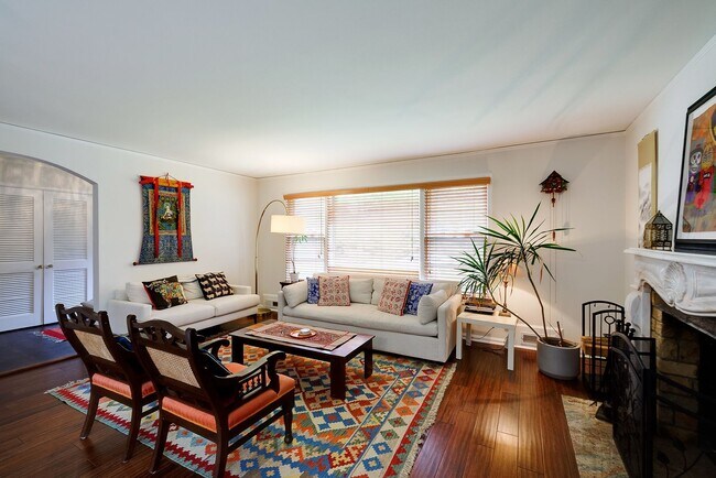 Foto del edificio - Furnished, Detached Home in Bethesda Alta Vista Available Short-term through May 2026