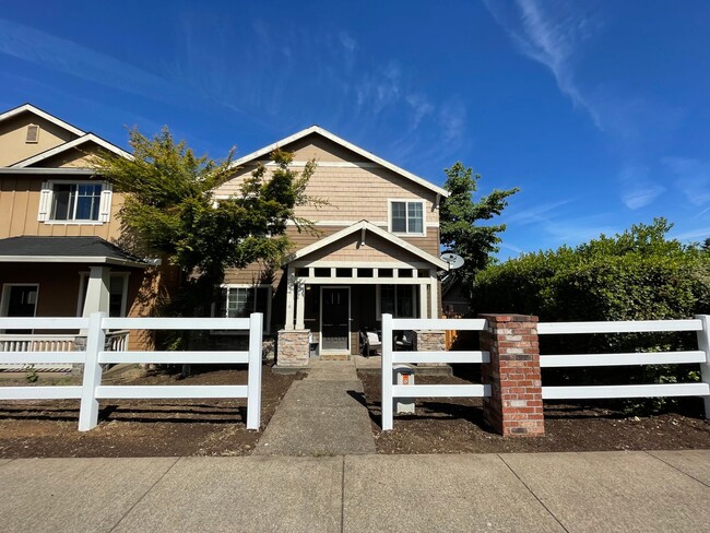 Building Photo - Story Book Home Available in Oregon City w...