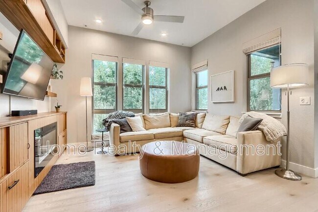 Building Photo - 5038 South Platte River Parkway