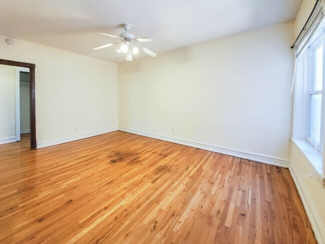 Foto del edificio - 3529 N Broadway St
