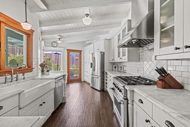 Building Photo - 11408 Decente Ct