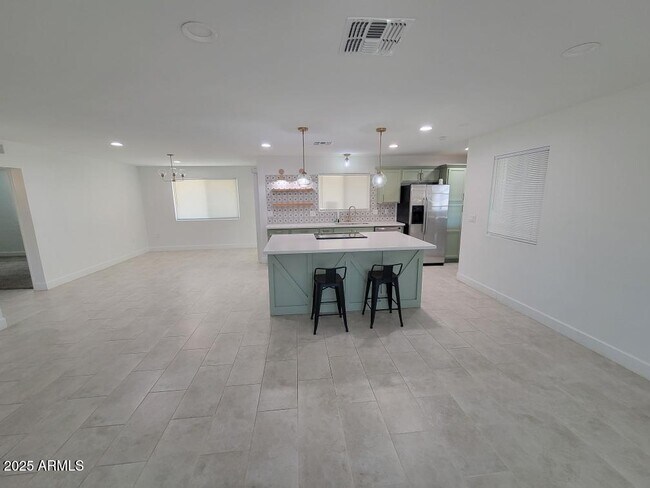 Foto del edificio - 11832 N Balboa Dr