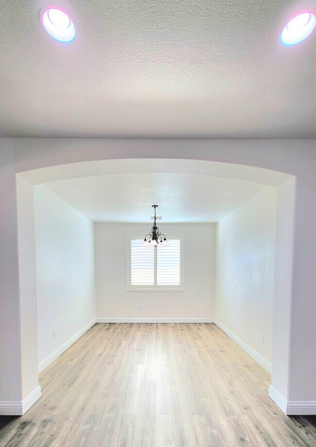 Foto del edificio - 3879 N Mayfield Ranch Rd