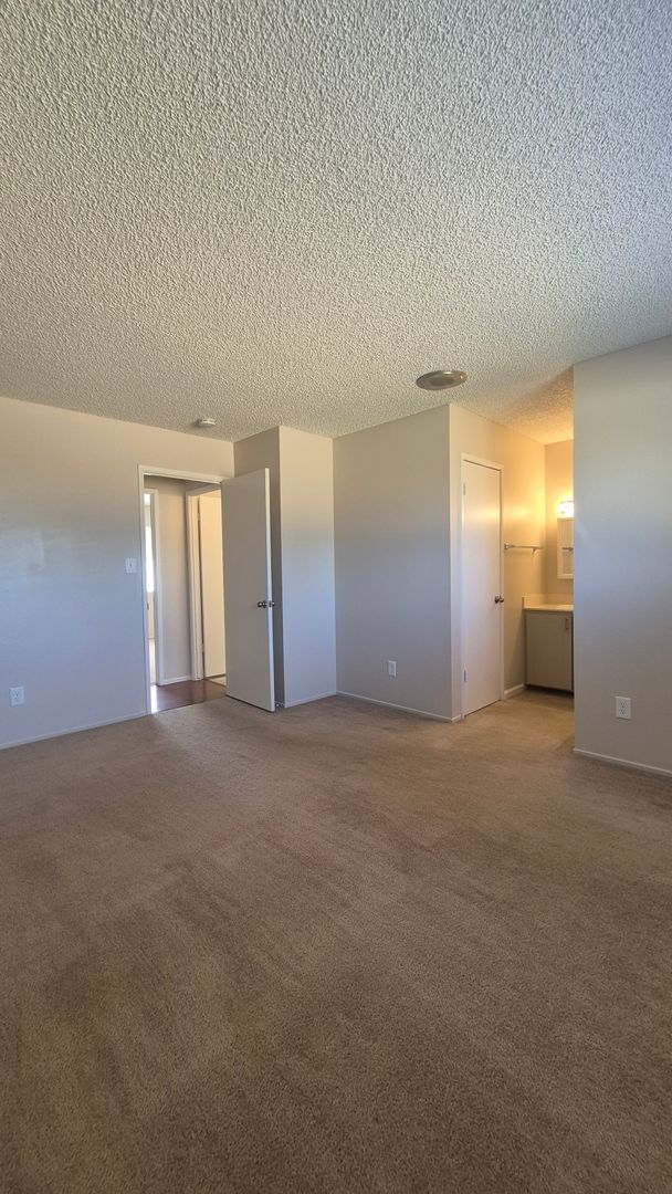 Foto del edificio - 7338 Hayward Dr