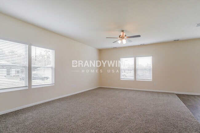 Building Photo - 165 Falcon Ridge Rd