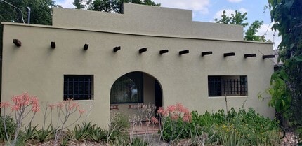 Building Photo - 2318 W Olmos Dr