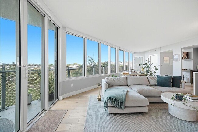 Foto del edificio - 2155 Washington Ct