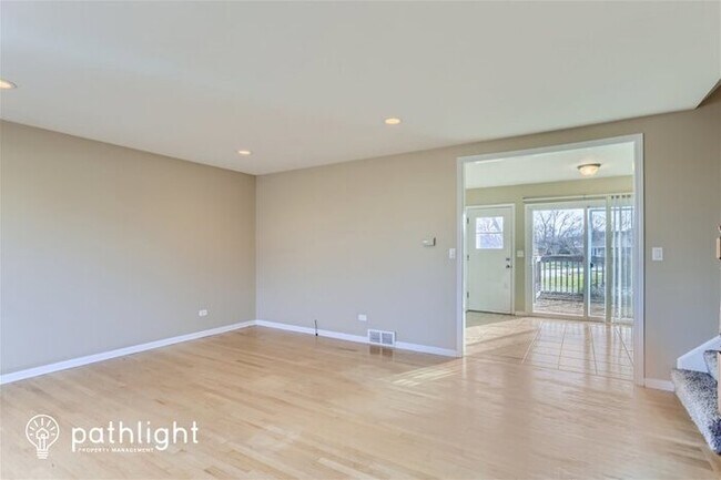Building Photo - 523 East Weathersfield Way, Schaumburg, IL...