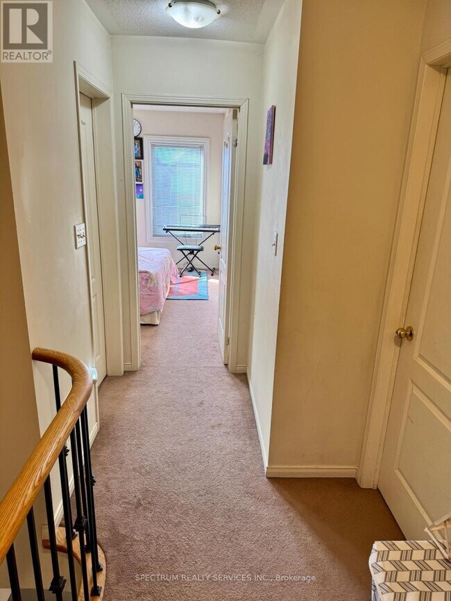 Photo du bâtiment - 3250 Bentley Dr