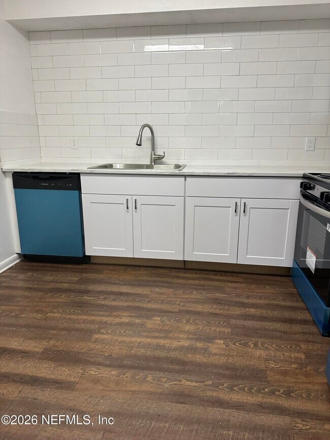 Foto del edificio - 394 Fortuna Ave