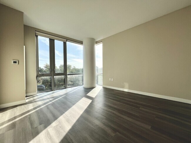 Foto del edificio - 1524 Sheepshead Bay Rd