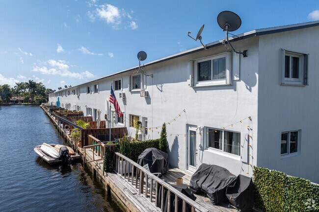 Building Photo - Three Rivers East Condominium