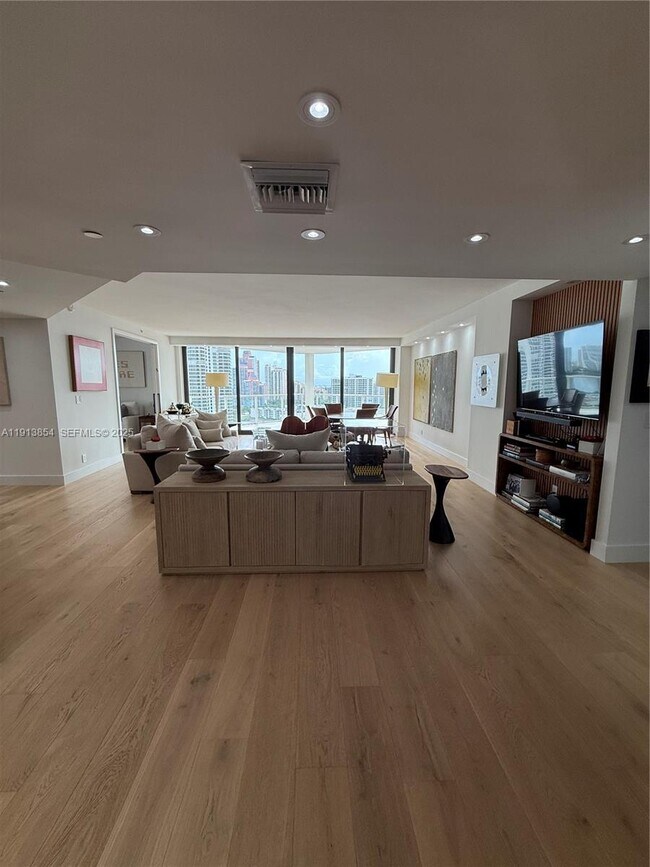 Foto del edificio - 19500 Turnberry Way