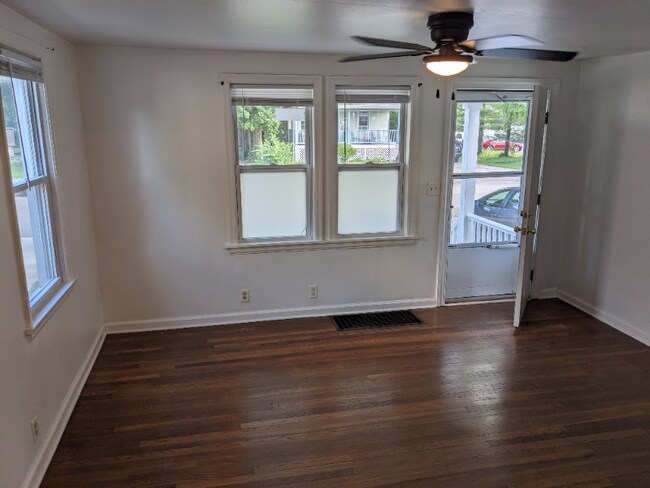 Foto del edificio - 4610 Belleview Ave