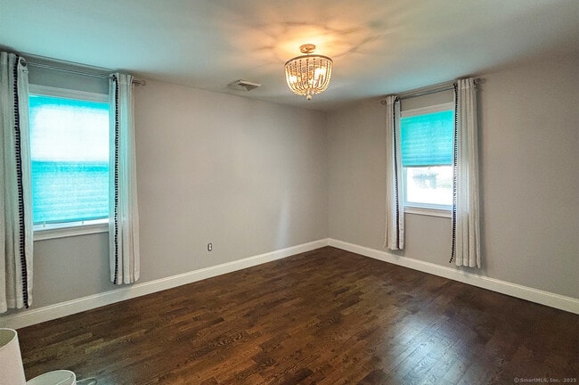 Building Photo - 165 Nordstrand Ave