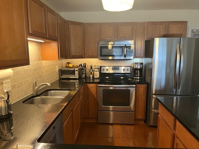 Foto del edificio - 449 Clairemont Ave